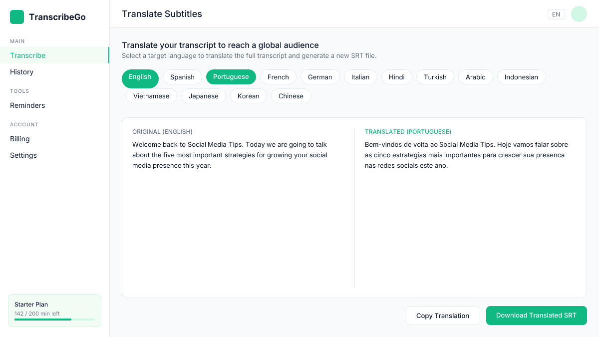 Interface de tradução do TranscribeGo mostrando opções de idioma para tradução de legendas