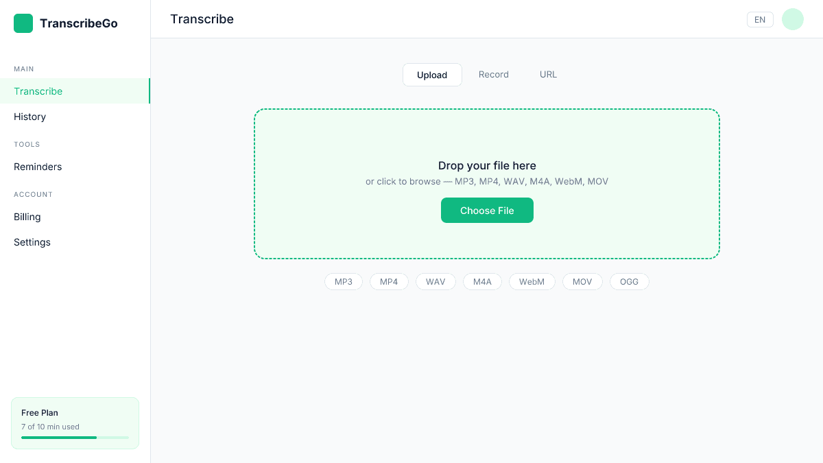 Interfaz de carga de TranscribeGo que muestra la carga de audio y video por arrastrar y soltar
