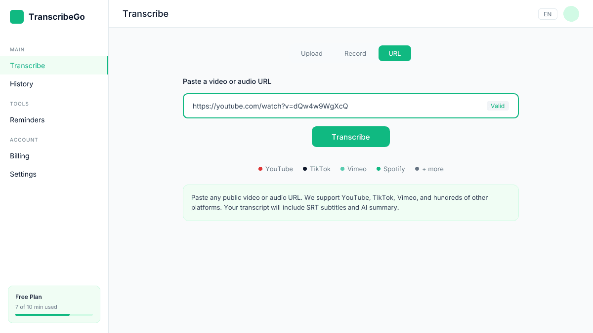 Interfaz de transcripción de URL de TranscribeGo que muestra soporte para YouTube y TikTok